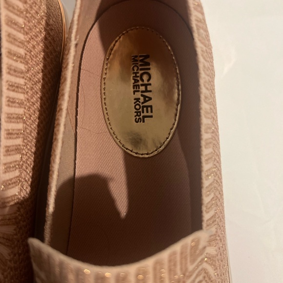 Michael Kors mesh slip on sneakers pink glitter
Size 11 never worn - Picture 3 of 6